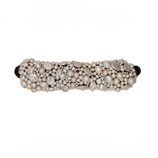 Confuorto - Bracciale a fascia larga con perle bianche